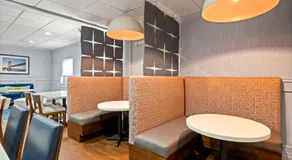 Hampton Inn Bordentown - Image 5
