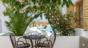 Santorini Crystal Blue Boutique Hotel - Image 2