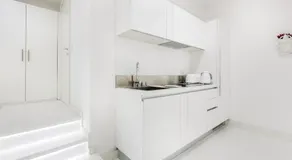 White Stylish Apartments - Image 5