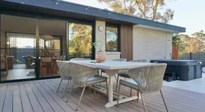 Mount Eliza Luxury Retreat Hot Tub BBQ More - Image 5