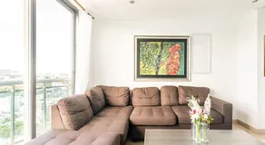 Luxurious 2BDR condo located in Prestigious Tower. - Image 4