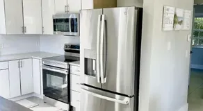 Perfect location, close to everything! - Image 5