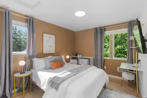 Kurt's Sweet Suite - 84 Walkscore - Image 3
