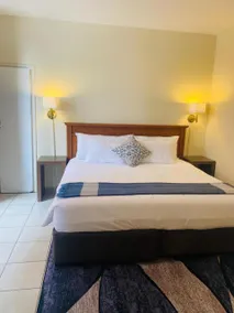 Oceanic Apartment - City and Stadium Views3 - Self-Catering - Image 2