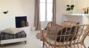 Island White - Image 2