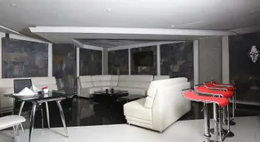 Hotel Suites 108 - Image 3