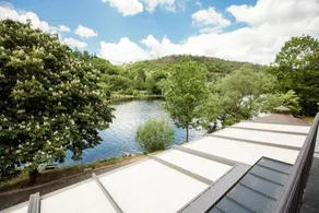 Klidný útulný hotel u řeky - Image 4