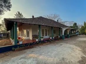 English and Scottish Bungalow - Image 5