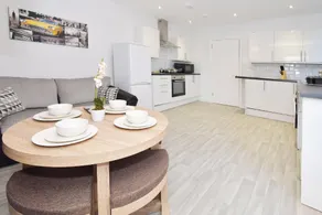 Townhouse @ 272 Walthall Street Crewe - Image 3