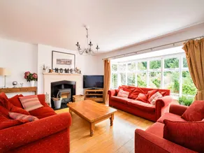 Lodge by River Wye with Private River Access - Image 2