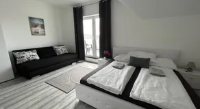 Laura Apartmanház - Image 2