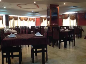 Maharaja Hotel - Image 2