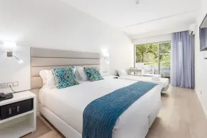 Carvi Beach Hotel - Image 2