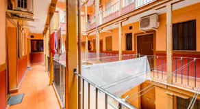 Private Embajadores Apartment - Image 4