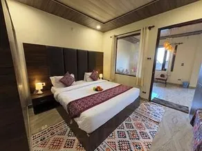Hotel Mini Switzerland - Image 1