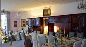 Hotel Attaché - Image 2