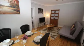 The Uxbridge House - Image 2
