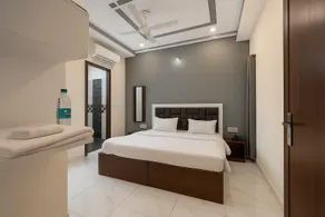 Hotel Paramount - Image 2
