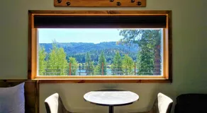 Eagle's Nest Motel - Image 4