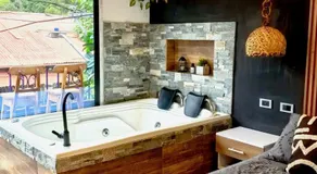 Habitación Deluxe 1 con Jacuzzi a 20mt del parque - Image 2