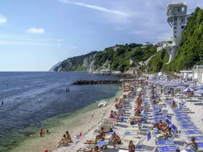 City Centre Ancona - 7 Person Apartment with WiFi and AC near the Beach - Image 4