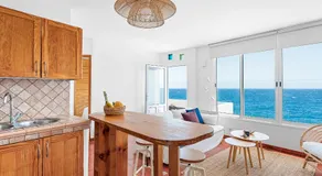 Canary casita next to the Atlantic Ocean - Image 3