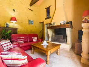 Poolside Haven in Salles - Image 4
