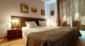 Family Art Hotel Gallery - Image 2