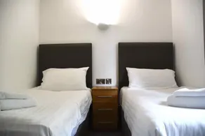 Beautiful Ilfracombe Apartment 2 Bedrooms - Image 2