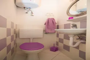 Guest House Gugily- Double Room with Shared Bathroom - Image 3