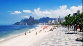 Hospedagem Confortável com Ar e Varanda no Centro da Lapa - Image 3