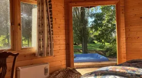 Exclusive 2 Bedroom Apartment with Summer House and Hot Tub - Image 2