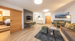 Double room, shower or bath, toilet - Image 2