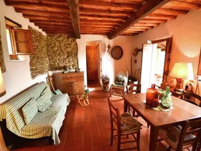 Beautiful Cottage in Pescia - Image 3