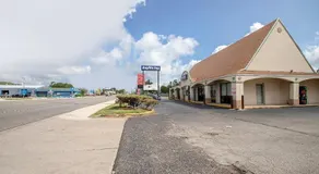 Hotel O Daylight Inn Elkhart I-90, IN - Image 3