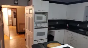 Le1226-Apartment with Free WIFI and Parking - Image 3