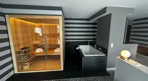 SL'otel im Parforcehaus - Image 3