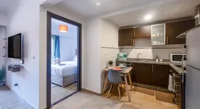 Studio Cosy avec Piscine & Balcon Majorelle - Image 2