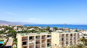 Apartamento Roquetas de Mar Urbanización, 2 dormitorios, Gran Terraza con vista al mar, wi-fi, parking y piscina - Image 2