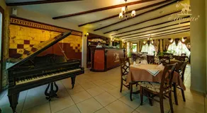 Villa Etiquette - Image 3