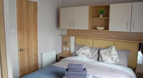 Castleton Static lodge on Wold View Fisheries Leisure Park - Image 2