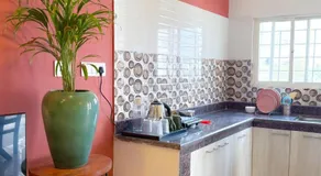 Seven Seas Apartments - Image 3