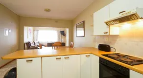 Doonside Holiday Apartments - Image 4
