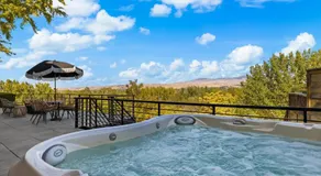 Stunning Views - High End 4BR Home with Hot Tub and Sauna - Image 5
