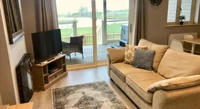 Waterside Lodges Cambridge - Image 2