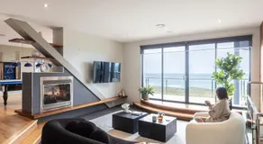 house by the sea - Image 4