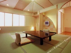 Yuraku - Image 2
