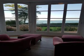 Villa With Direct Access to the Beach - Image 3