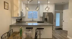 Exquisite 3 BR Villa with Double Garage-King Bed - Image 3