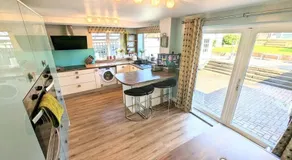 Spacious lovely 3 Bed House in Keyworth Nottingham suit CONTRACTORS OR FAMILY - Image 3